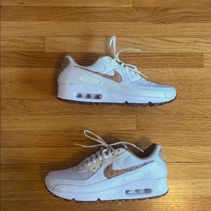 Womens Nike Air Max 90 SE cork. 8.5